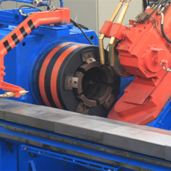 Industrial Gas Cylinder Hot Spinning Neck in Machine