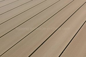 Suelo compuesto de la cubierta de los tablones WPC del PE de madera con precio de f&aacute;brica