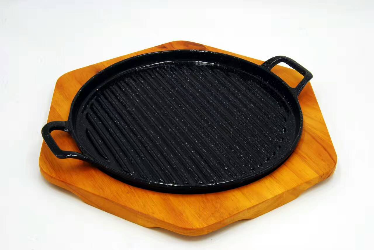Cast Iron cookwares and fry pans with enamel coating 
