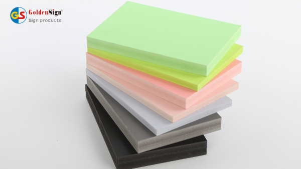 High-quality PVC foam board from Goldensign Industry, featuring lightweight, waterproof, recyclable, and fire-resistant properties—ideal for sustainable building and interior applications. Goldensign PVC 泡沫板 – 環保耐用的建築和裝飾材料