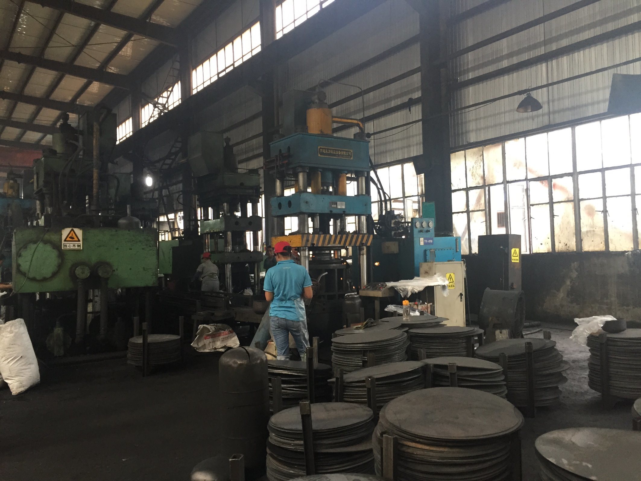 LPG Cylinder Steel Upper and Lower Halves Deep Drawing Machine