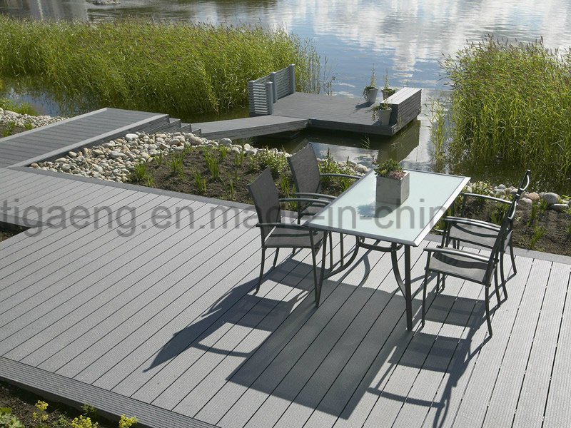 Easy Assembly &amp; Disassembly Wear-Resistant Fireproof WPC Outdoor Floor
