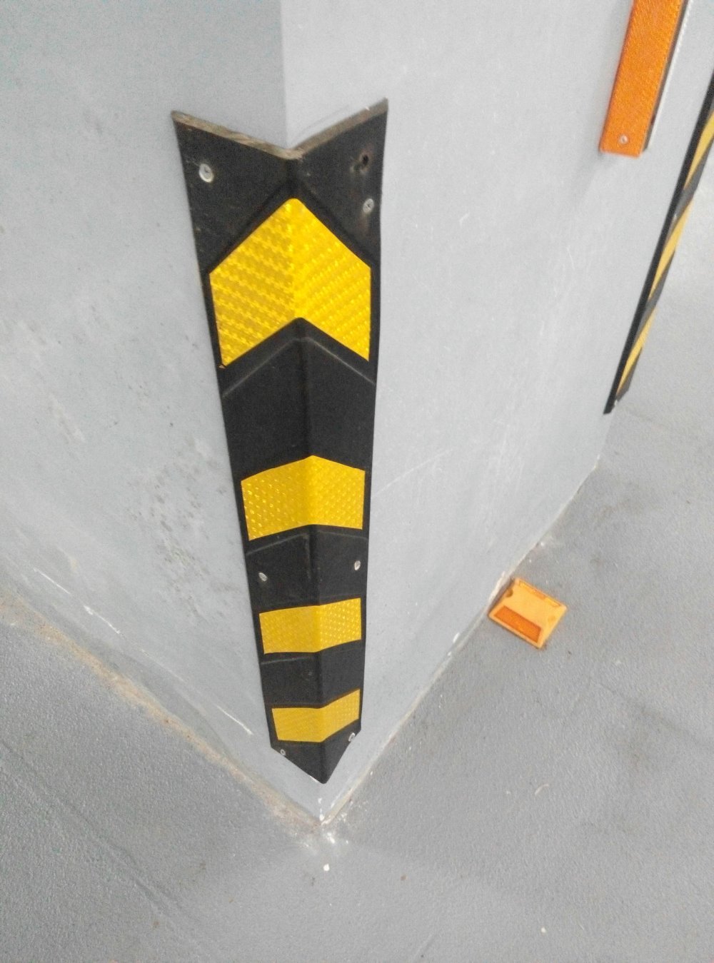 Parking Epdm Rubber Corner Guard