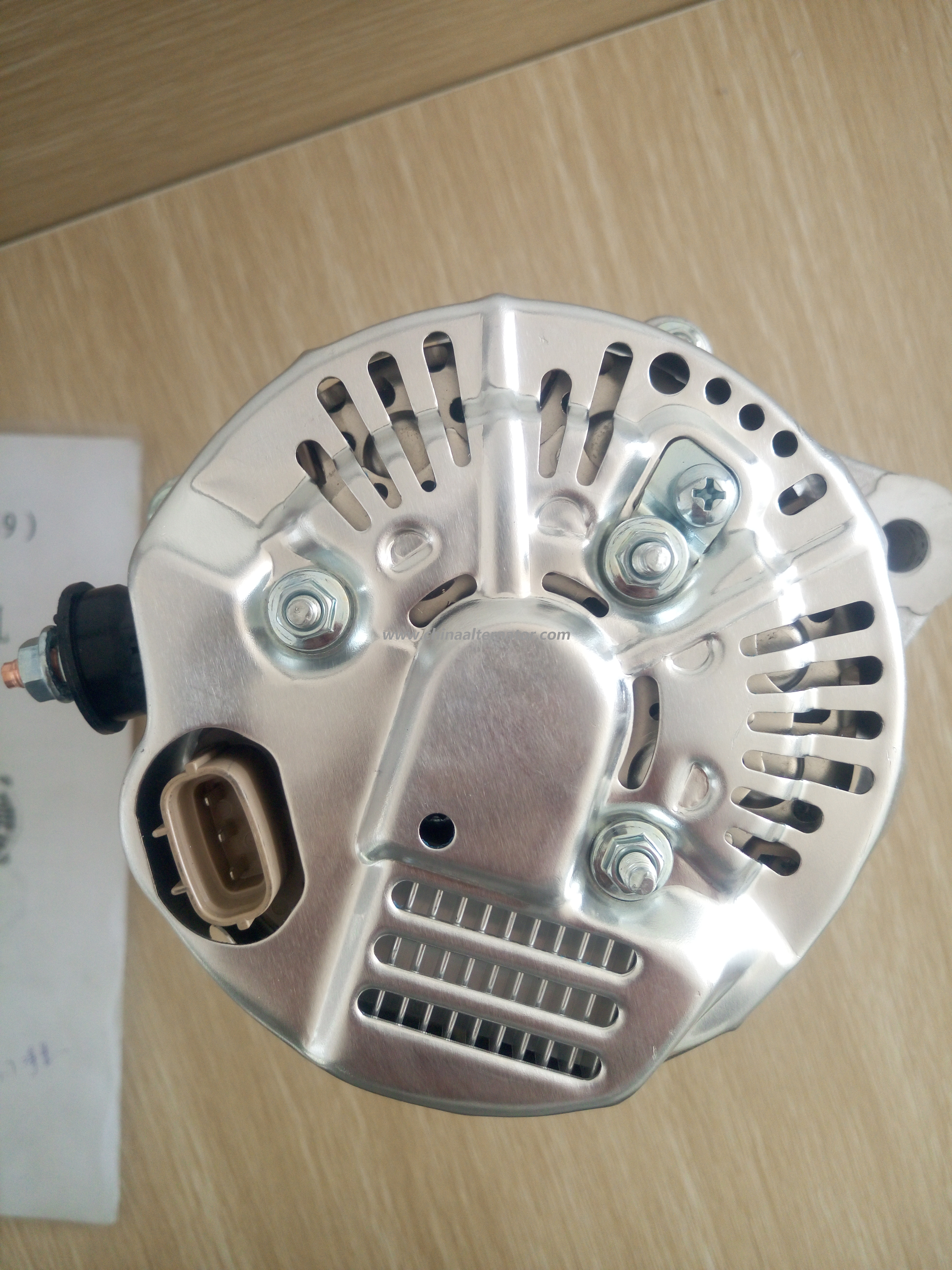 Land Rover Defender alternator HBP027 100213-2530 1002132390
