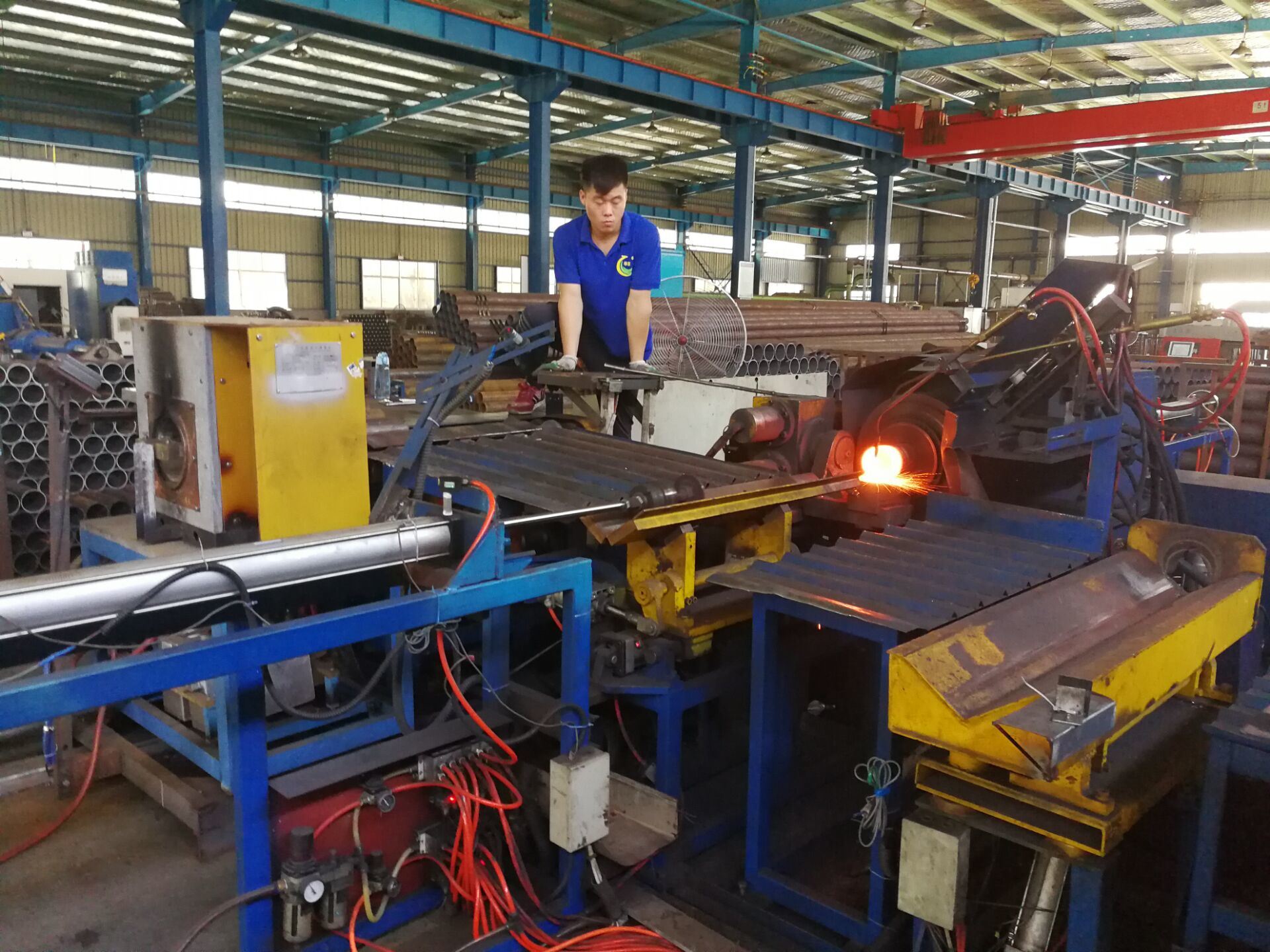 Automatic Fire Extinguishers Hot Spinning Machine