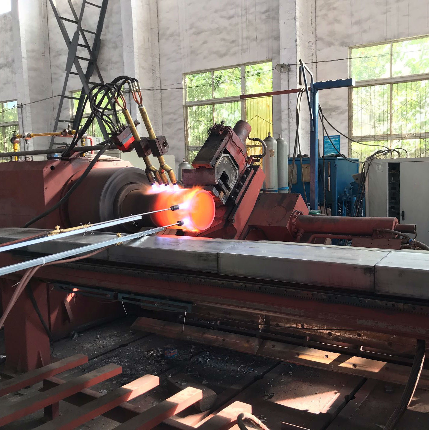 Steel Seamless Cylinder Metal Spinning Machine
