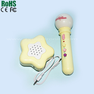 Handheld microphone toy with outer box