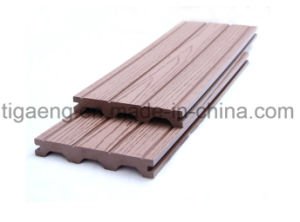 Decking pl&aacute;stico de madera del compuesto WPC de la instalaci&oacute;n conveniente reciclable para Europa