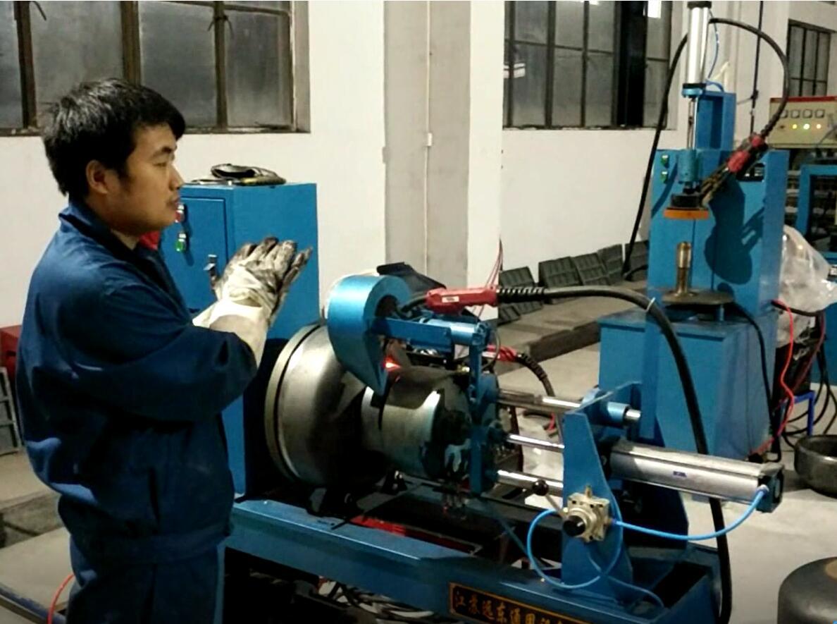 Shroud Welding Machine for LPG Cylinder