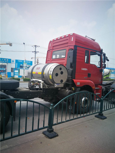 Stand Industrial Welded Insulated Cylinders LNG Cylinder LNG Vehicle Tank