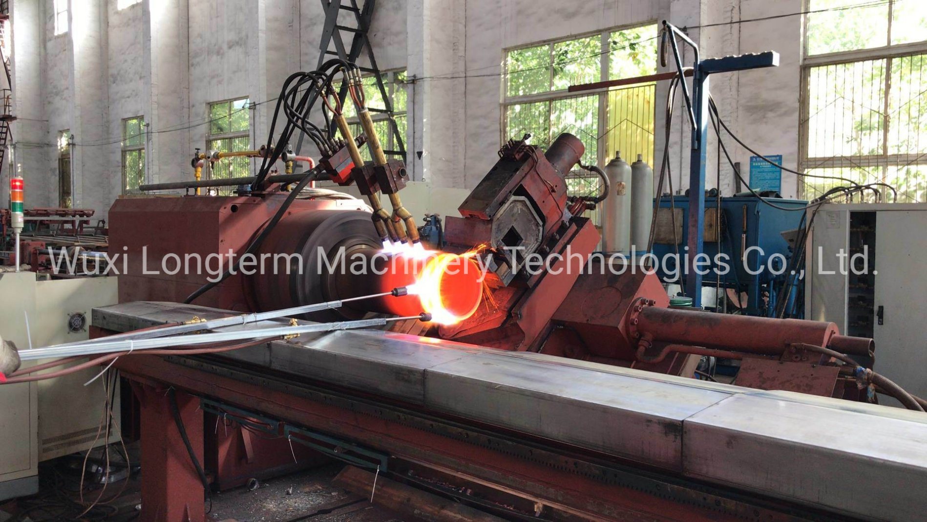 CNC Seamless Steel Pipe Metal Spinning Machine