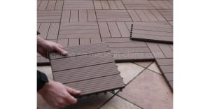 Decking compuesto pl&aacute;stico de madera al aire libre del PE/azulejo ULTRAVIOLETA anti de WPC DIY