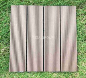 Tarjeta al aire libre del Decking del PE WPC/Decking ULTRAVIOLETA anti compuesto pl&aacute;stico de madera