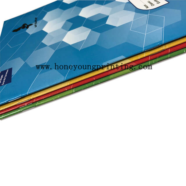 Cahier 17x22 Double Ligne 32 Pages Agrafé Couleurs Assorties 