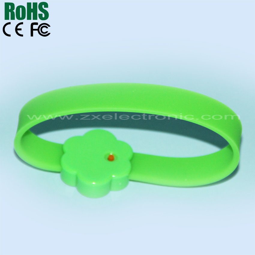 Led flashing flower bracelet