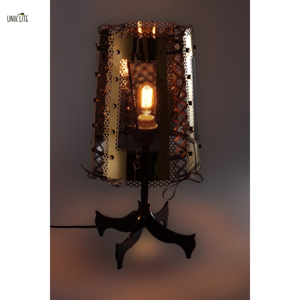 Unik Classical Modern Heavy Metal Style Table Lamp With Golden Unik Classical Modern Heavy Metal Style Table Lamp With Golden Stainless Steel Ribbon