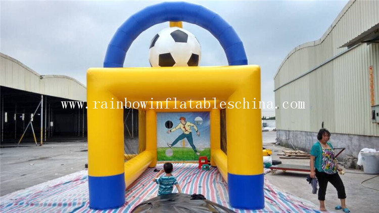 RB9026(6.5x3.5x4.3m) Inflatable Football Kick Penalty Shootout Football Shooting Games For Sale