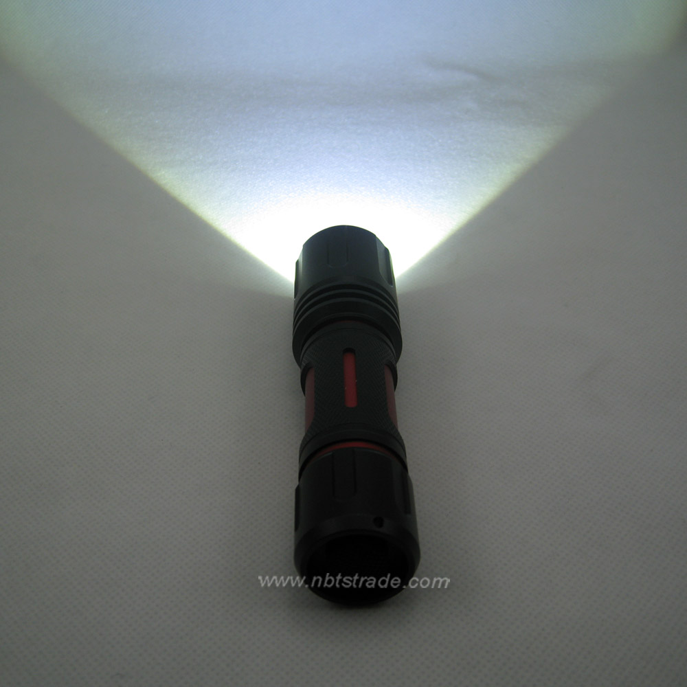 Bi-color 800 Lumens Waterproof Aluminium Flashlight