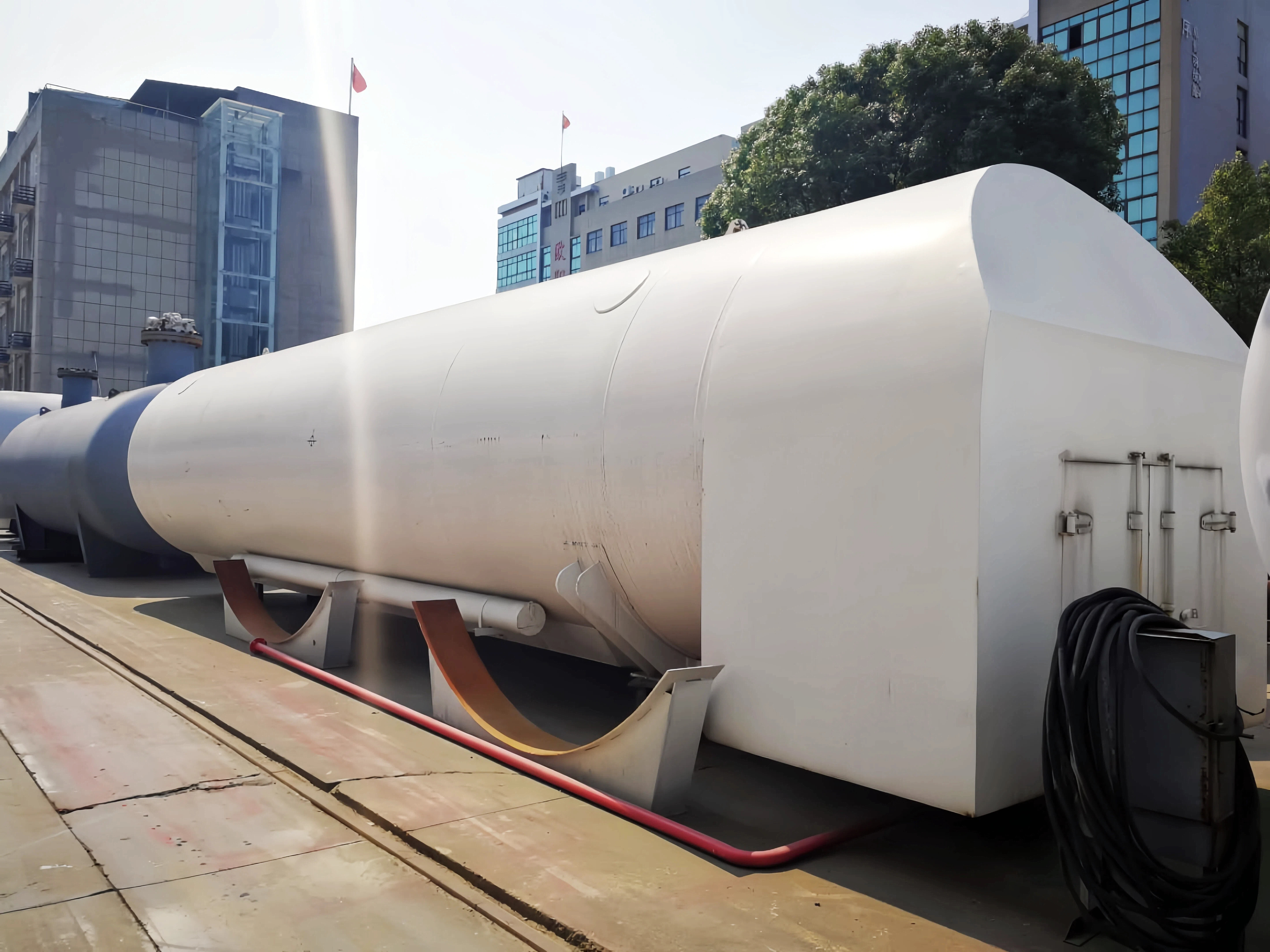 35m3 lorry tanker body (1) Кузов автоцистерны 35м3 (1)