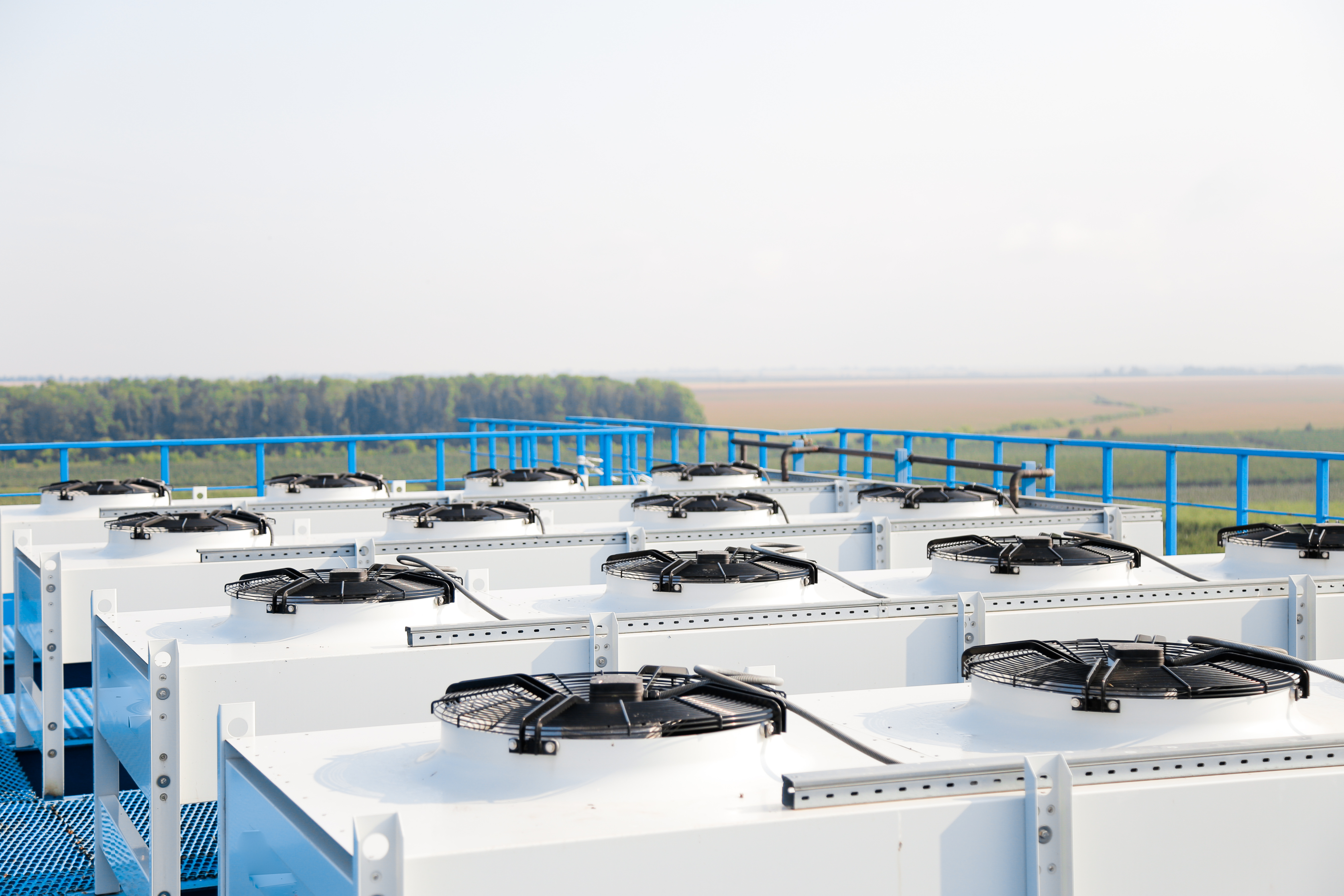 heat pumps installed outdoor dış mekana monte edilen ısı pompaları