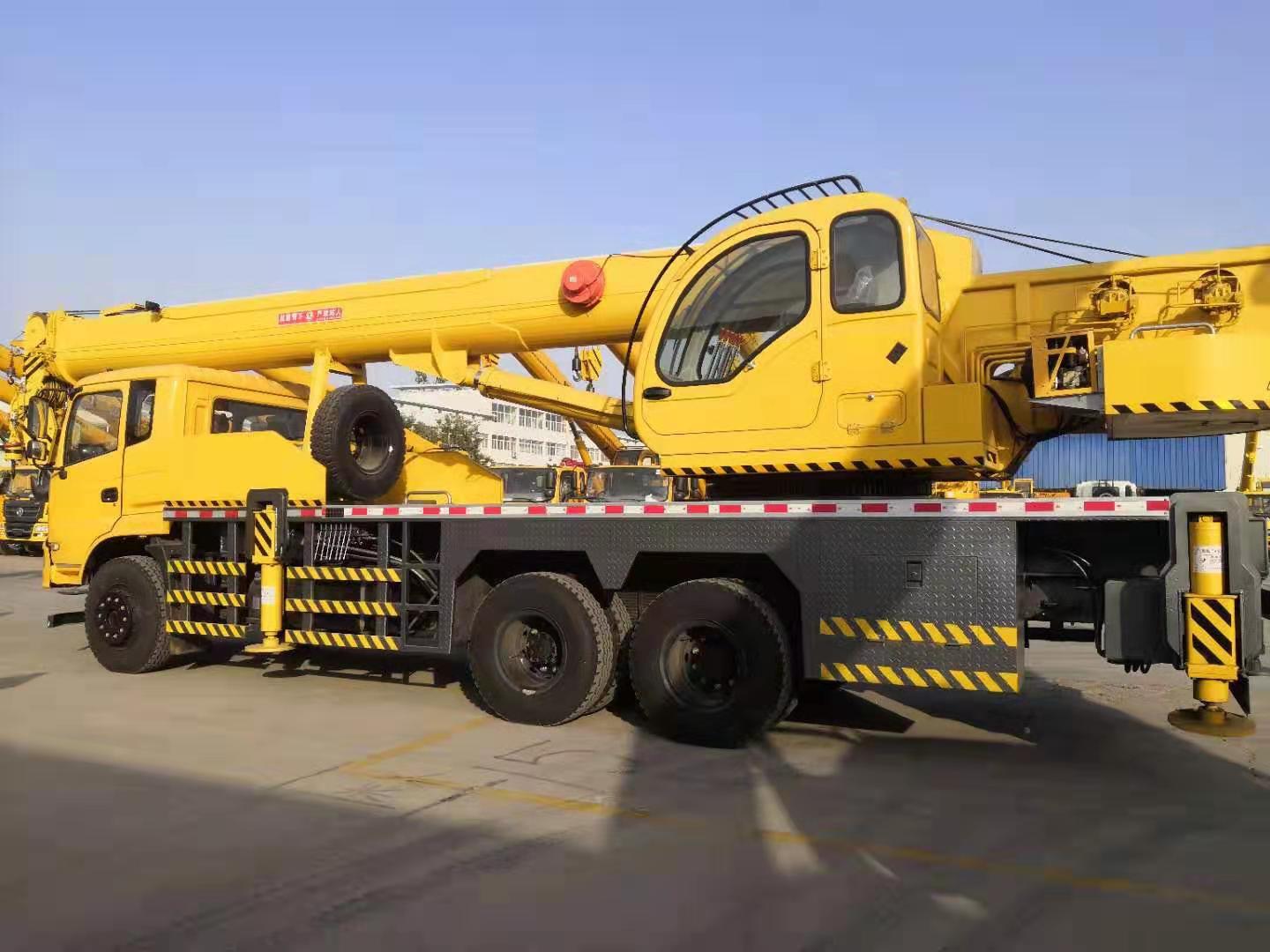 China Best quality 10 Wheel 6x4 New 25 Ton Crane Truck