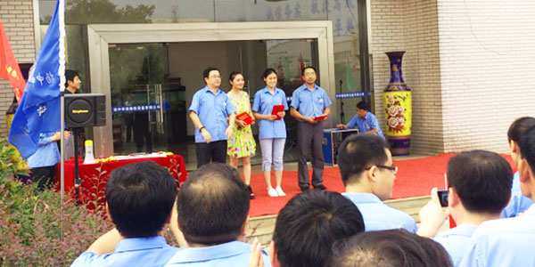Annual work acceptance of "Exemplary worker’s family of Yangzhong"