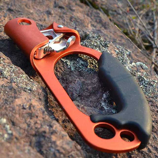 Hand type rope device