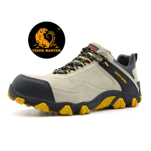 Soft Rubber Sole Steel Toe Outdoor Hiking Safety Shoes for Chile