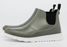 Stylish men and women ankle rain boots