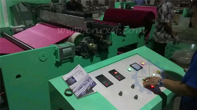 La machine élastique de laminage d'extrusion de résine de bande pour le réseau folâtre la garniture compétitive