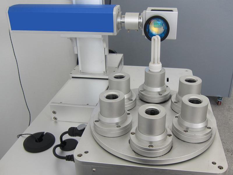 El plástico llevó la máquina de la marca del laser de la fibra del bulbo