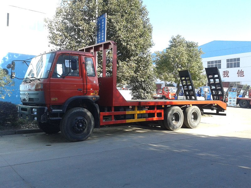 Carro plano del transporte del cargamento del uno mismo de la tonelada 210HP de la marca de fábrica 6X4 20 de Dongfeng