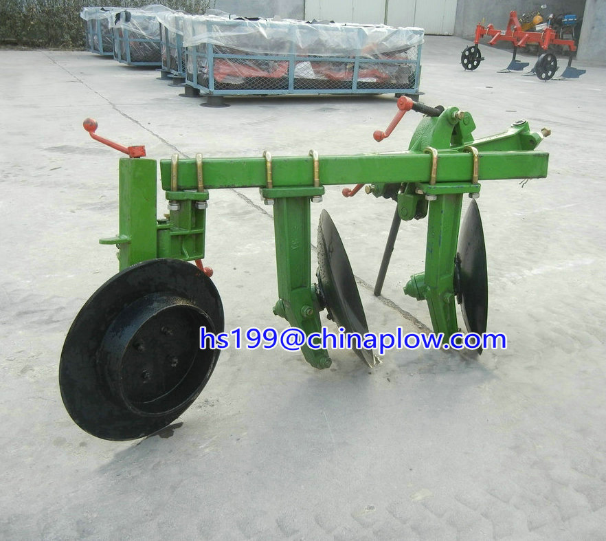 Disc plough for walking tractor