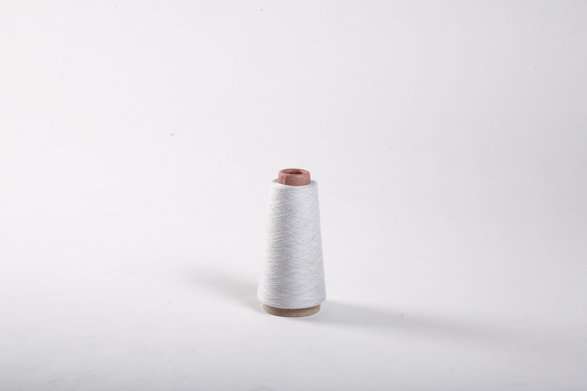Raw White Polyester Core Spun Yarn with Semi-virgin Grade