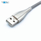 Cable USB de color plateado para el tipo C