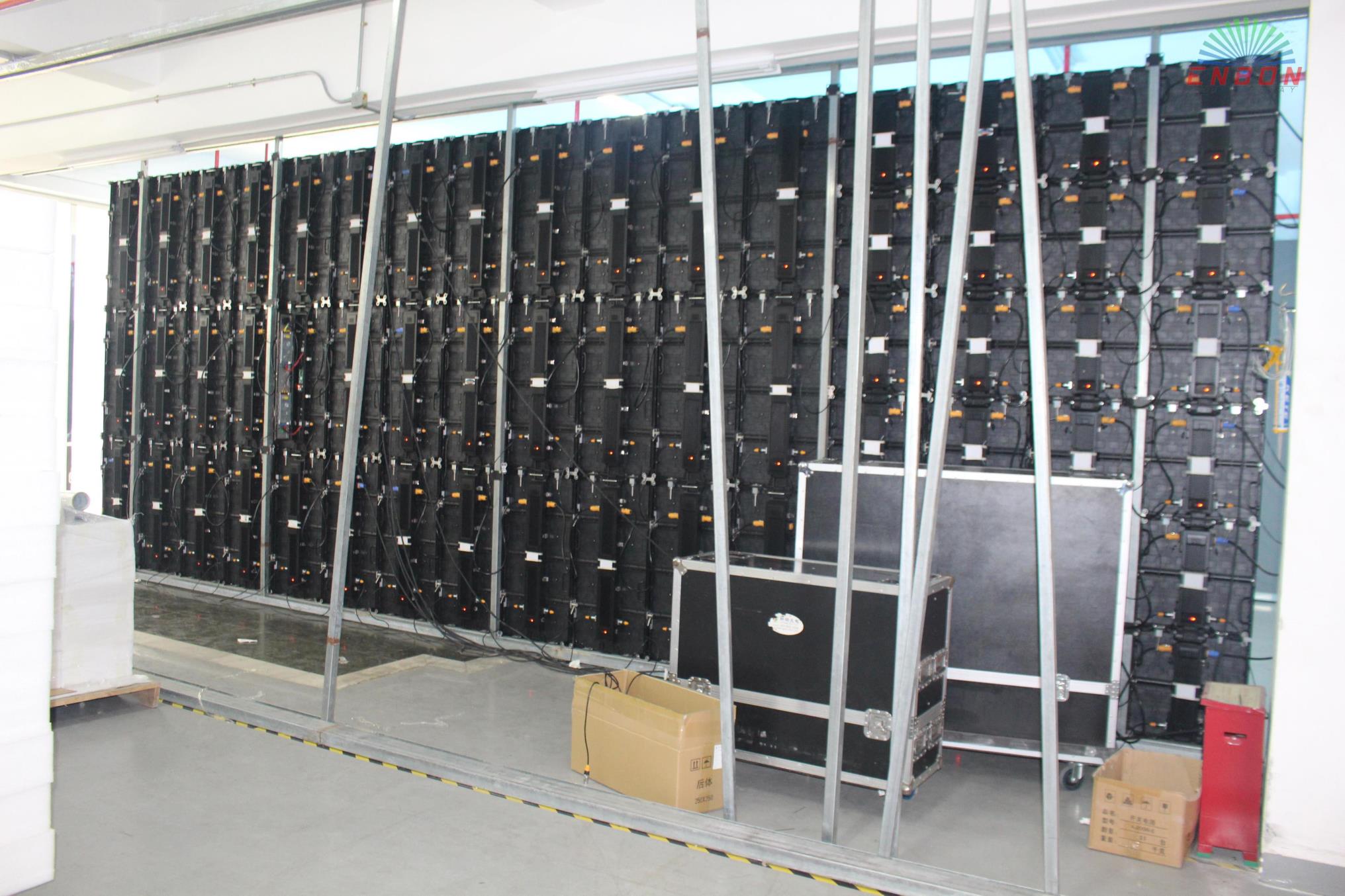 P4.81 IP65防水便携式LED显示屏，适用于室外室内活动