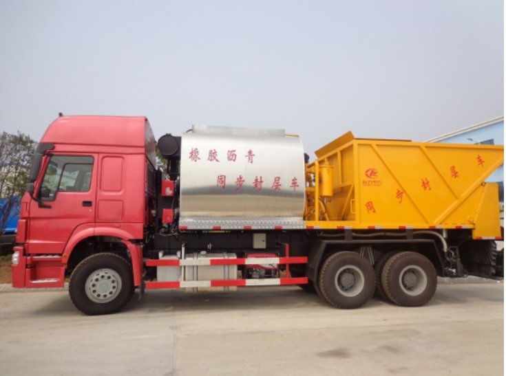 Carro síncrono del sellador de la viruta del asfalto de goma de Sinotruk 10000L Intelligentized