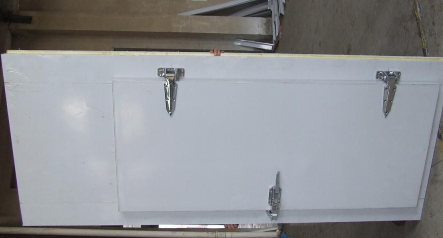 Porta dell'unità di elaborazione della cella frigorifera