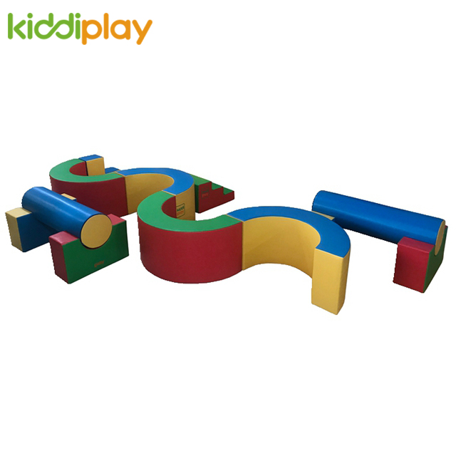 幼儿园软体玩具早教感统训练s型独木桥平衡训练