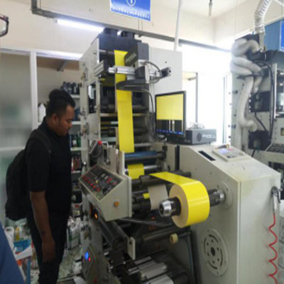 印尼工程师参加柔印机培训项目