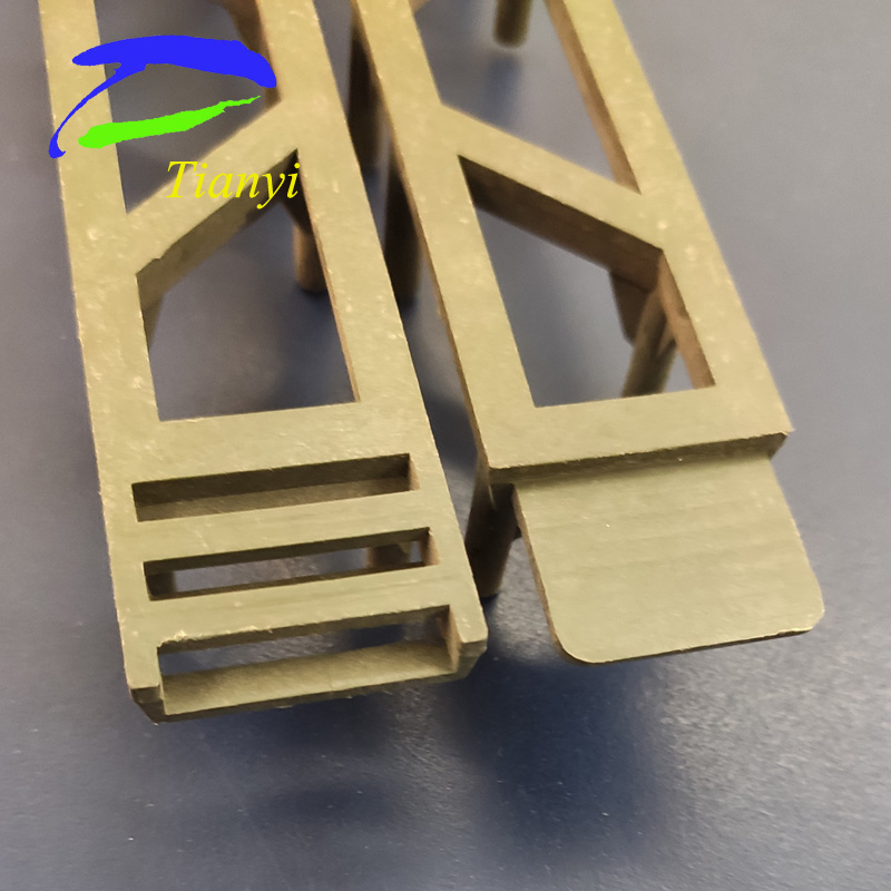 45mm Height Continuous Plastic Spacer Applied in Civil and Construction of Building