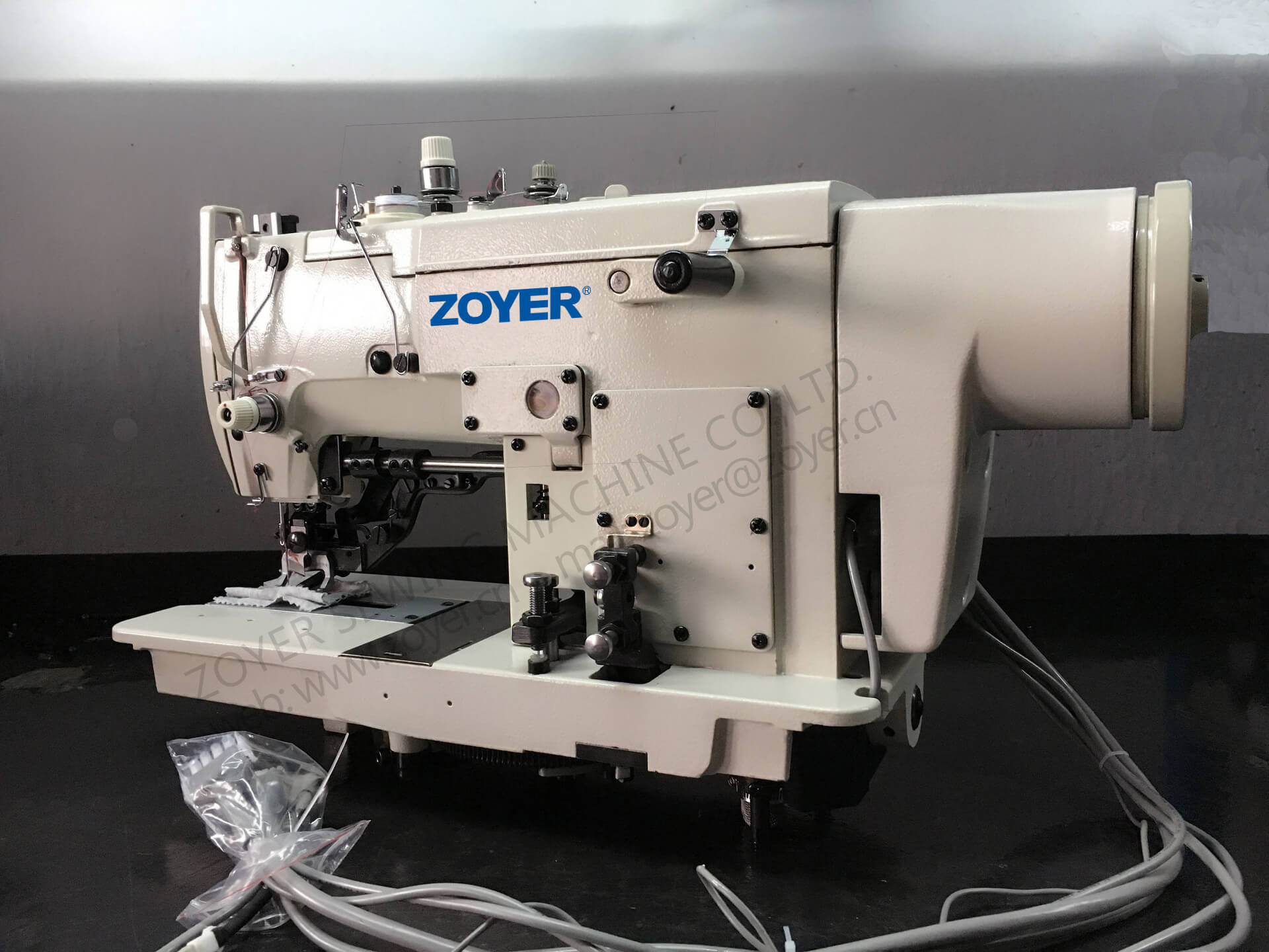 ZY781 zoyer 高速平缝直钮孔缝纫机