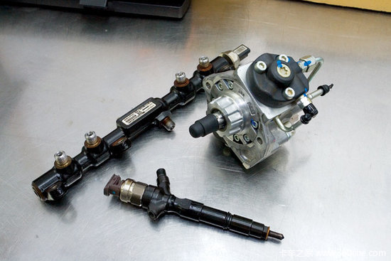 The difference between common rail system and camshaft driven diesel injection system