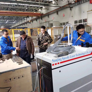 Malasia visita la compañía Speedy Laser
