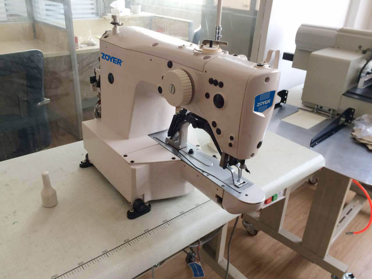 ZY1900A zoyer direct drive bar tacking sewing machine - Buy special ...