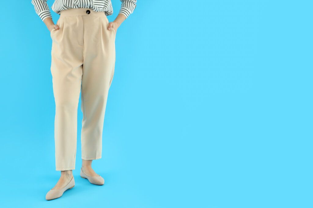 pantaloni slim fit personalizzati