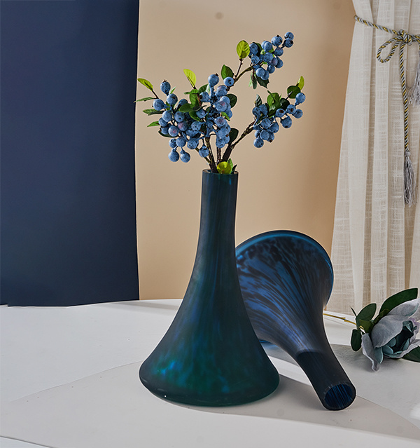 Modern Colored Vase Flower Glass Bottle for Decoration