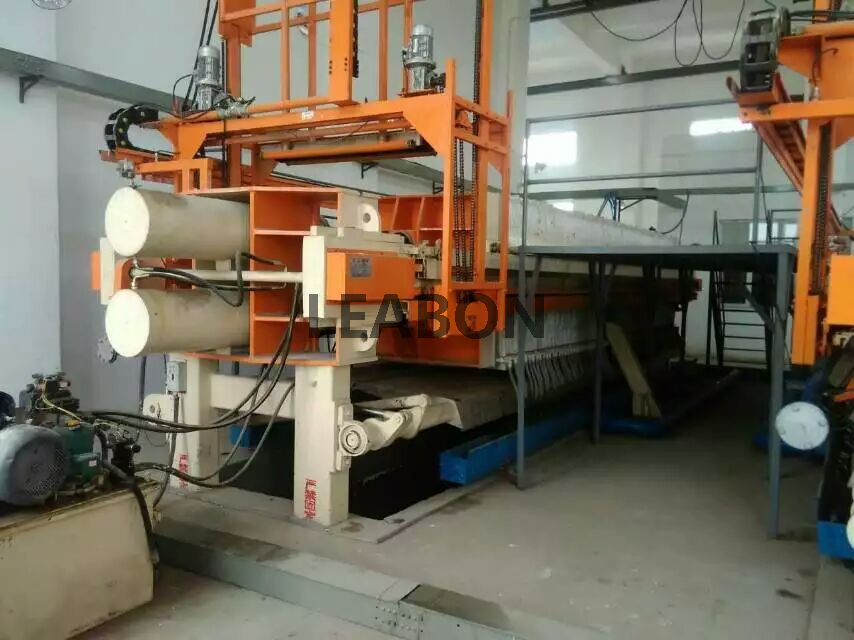 Filter Press With Outer Washing And Discharging