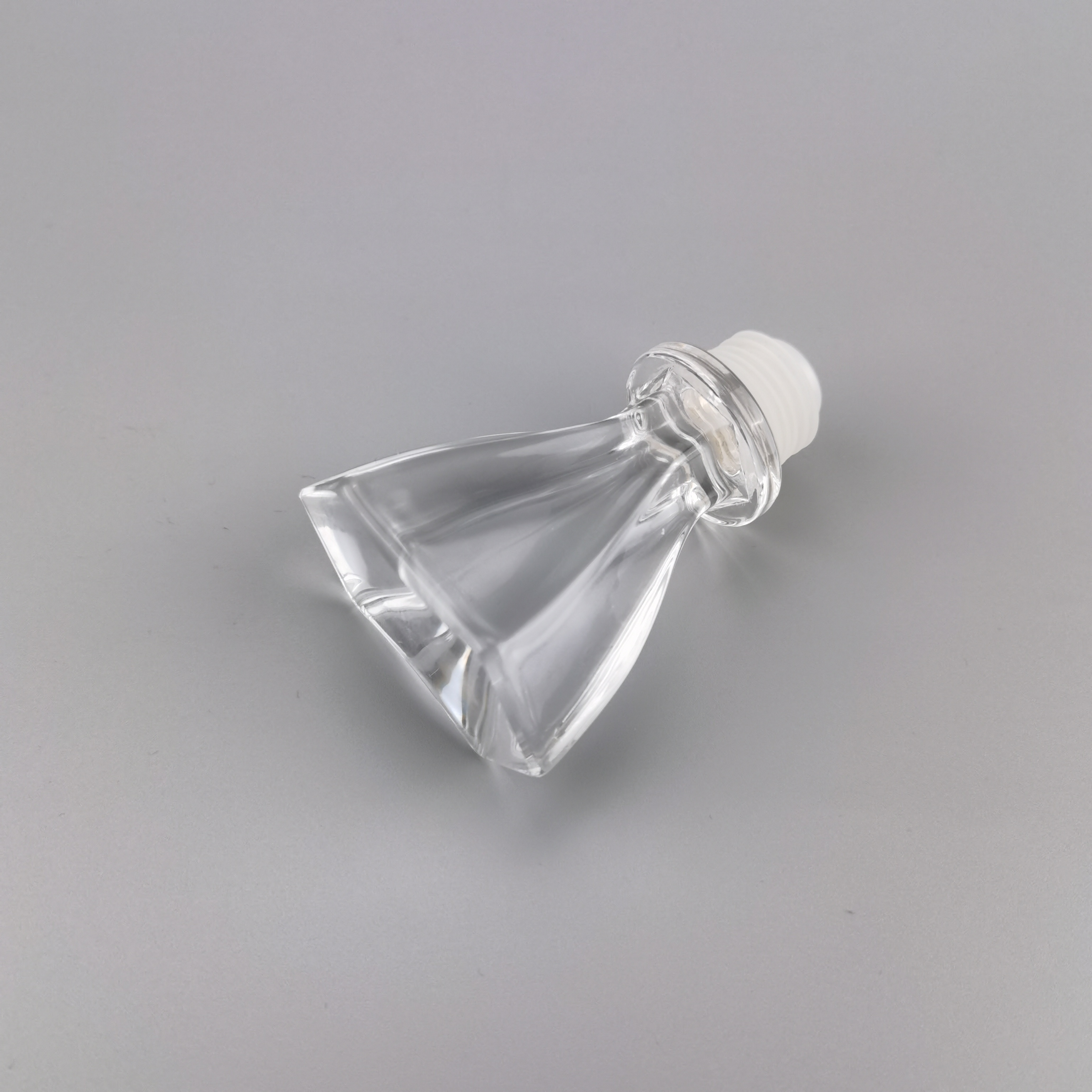Fan-Shaped Glass Stopper for Glass Wine Bottle 