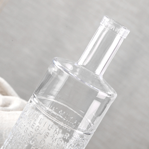 Embossed Rum Bottle Glass Whiskey Bottle with Cock